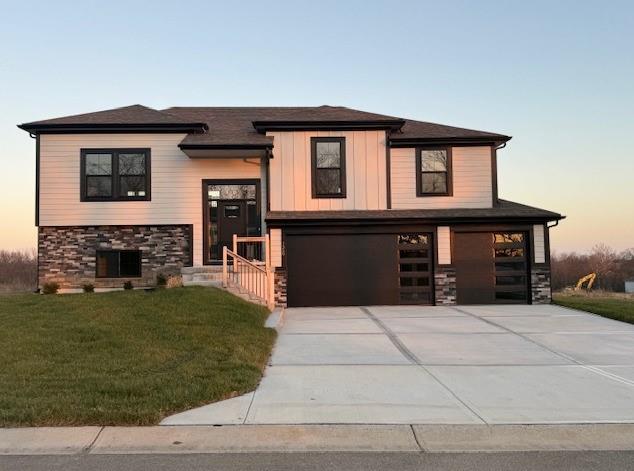 1341 Holland Dr, Independence, MO 64056