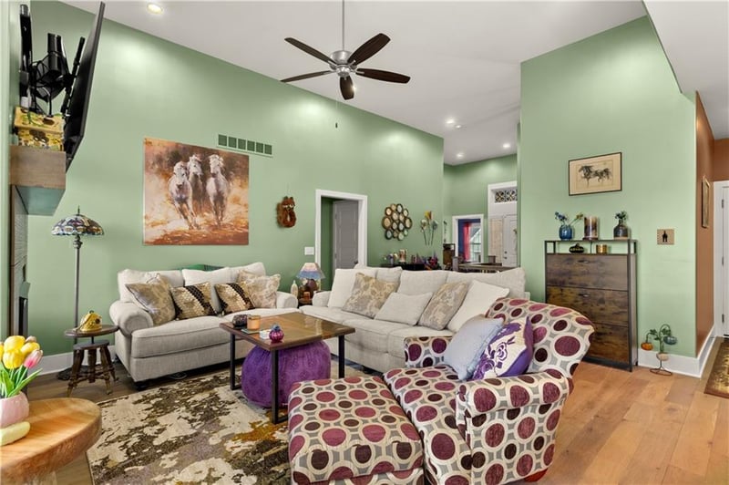 809 NE Algonquin St, Lee's Summit, MO 64064