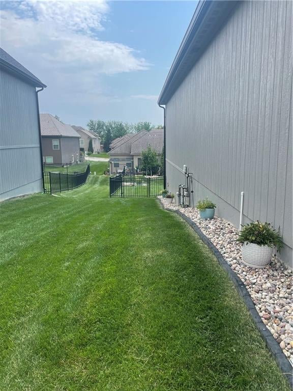 809 NE Algonquin St, Lee's Summit, MO 64064