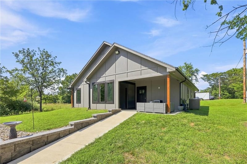 1999 Goose Dr, Odessa, MO 64076