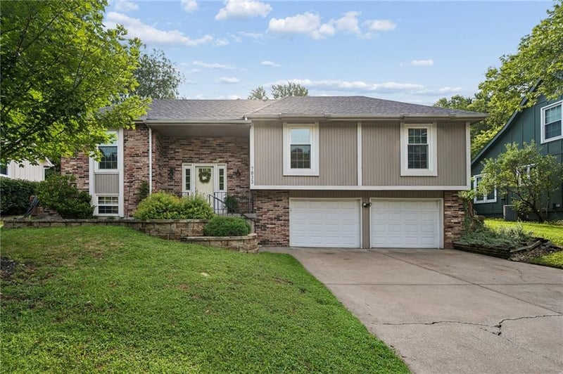 7833 Michigan Ave, Kansas City, MO 64118