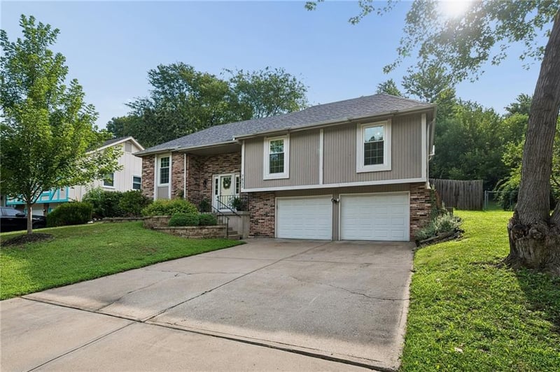 7833 Michigan Ave, Kansas City, MO 64118