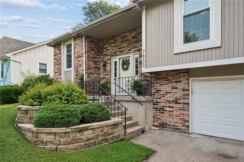 7833 Michigan Ave, Kansas City, MO 64118
