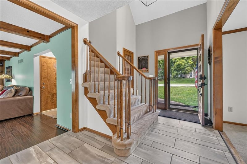 5129 Walden Dr, Kansas City, MO 64151