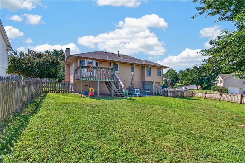 800 NE Bristol Dr, Lee's Summit, MO 64086