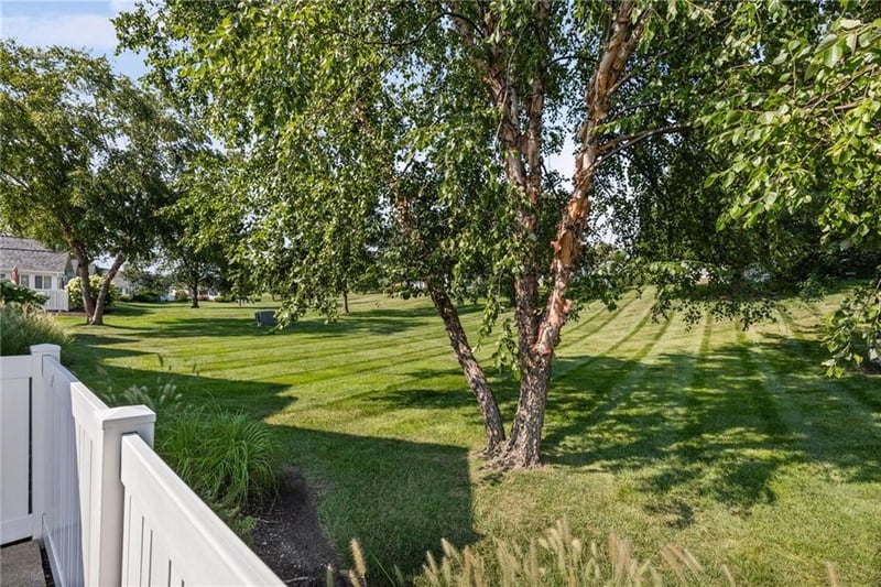 7135 Meadowsweet Ln, Shawnee, KS 66227