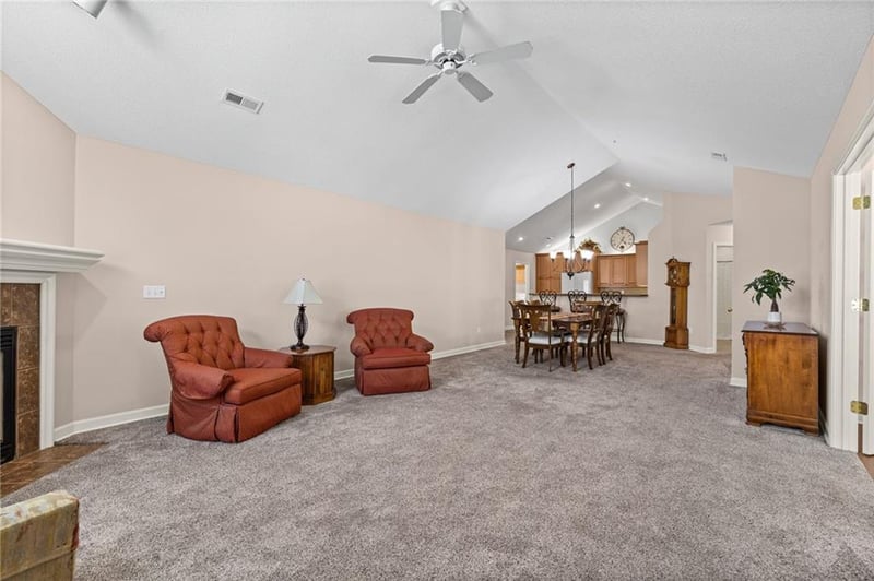 7135 Meadowsweet Ln, Shawnee, KS 66227