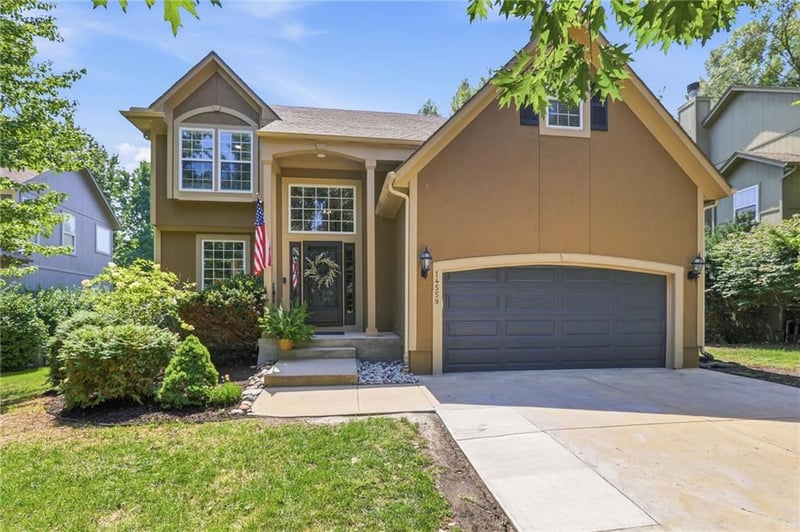 14559 W 152nd Ter, Olathe, KS 66062