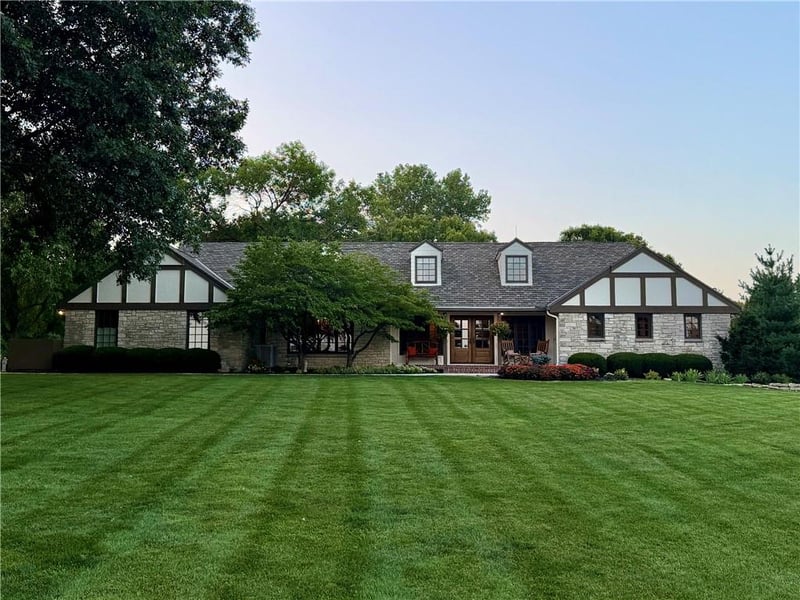 3906 W 143rd St, Leawood, KS 66224