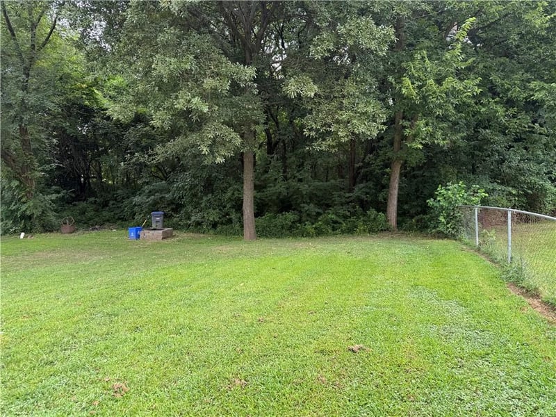 704 Hillcrest St, Pleasant Hill, MO 64080