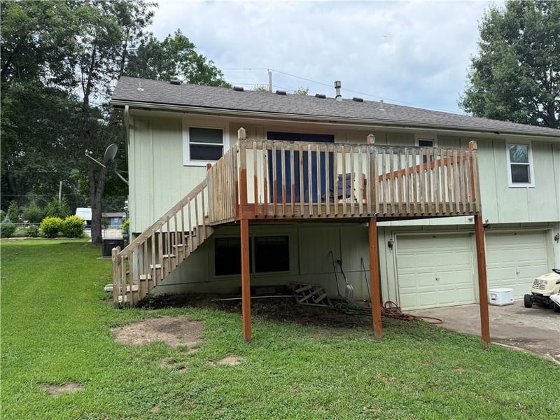 704 Hillcrest St, Pleasant Hill, MO 64080
