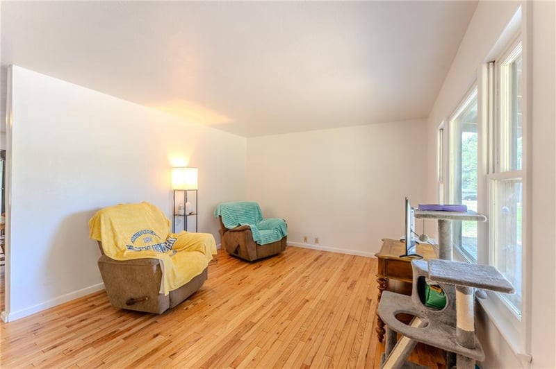 1608 Malcolm Ave, Chanute, KS 66720