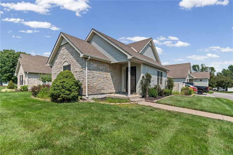 9831 N Potter Ave, Kansas City, MO 64157