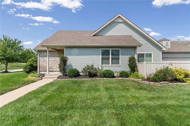 9831 N Potter Ave, Kansas City, MO 64157