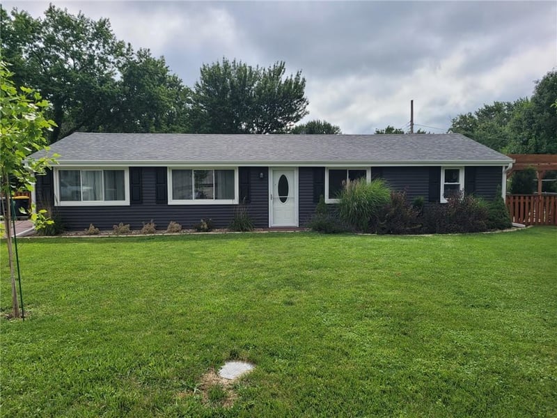 8105 Summit St, Kansas City, MO 64118
