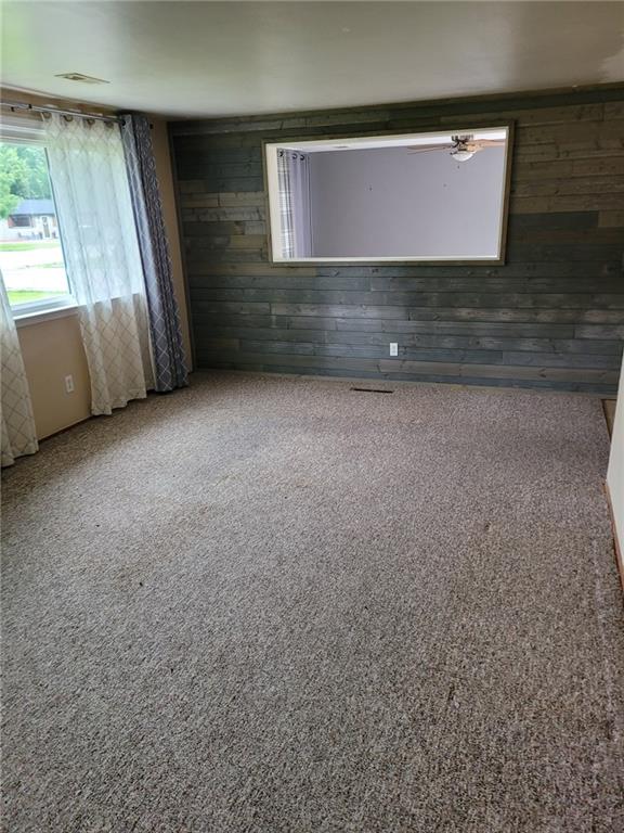 8105 Summit St, Kansas City, MO 64118