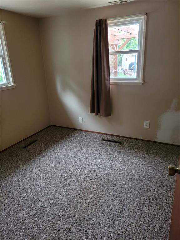 8105 Summit St, Kansas City, MO 64118