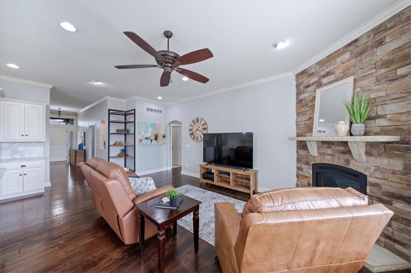 16320 Heatherwood St, Olathe, KS 66062