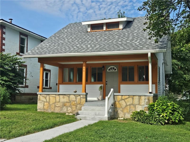 304 N College St, Richmond, MO 64085