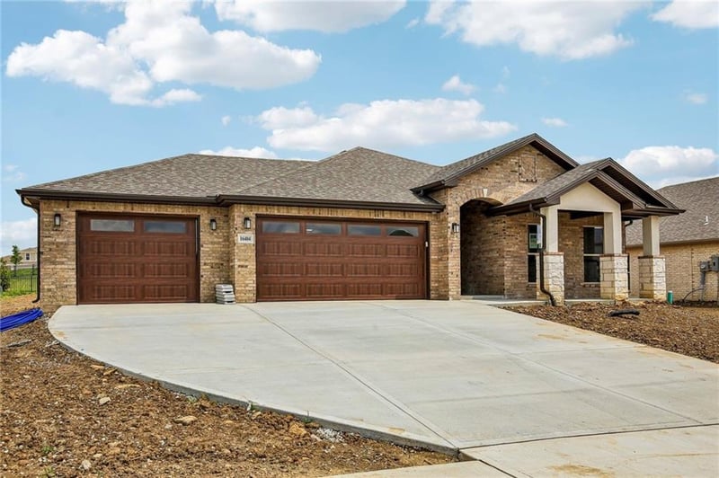 1644 N 157th Ln, Basehor, KS 66007