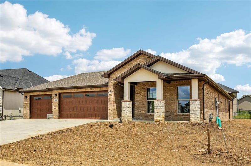 1644 N 157th Ln, Basehor, KS 66007
