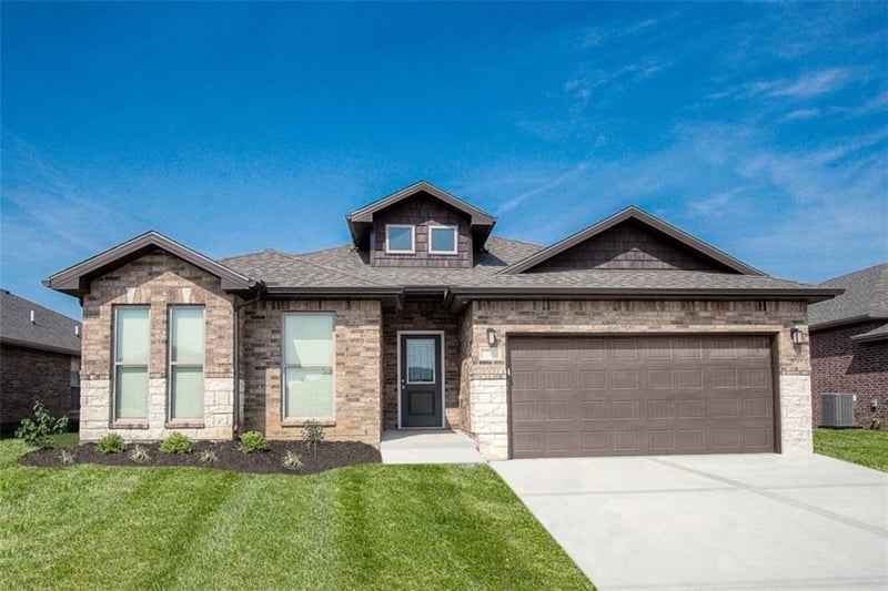 1640 N 157th Ln, Basehor, KS 66007