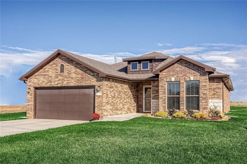 15624 Austin Ct, Basehor, KS 66007