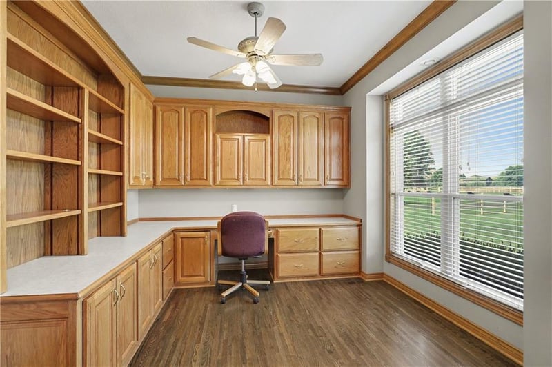 903 Doc Henry Rd, Greenwood, MO 64034