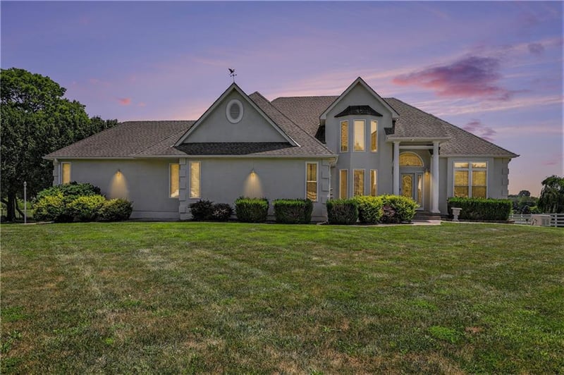 903 Doc Henry Rd, Greenwood, MO 64034