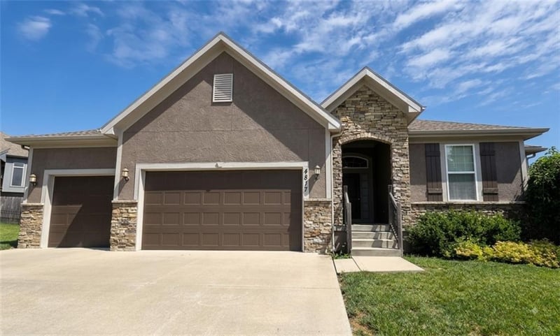 4817 Marguerite St, Blue Springs, MO 64015