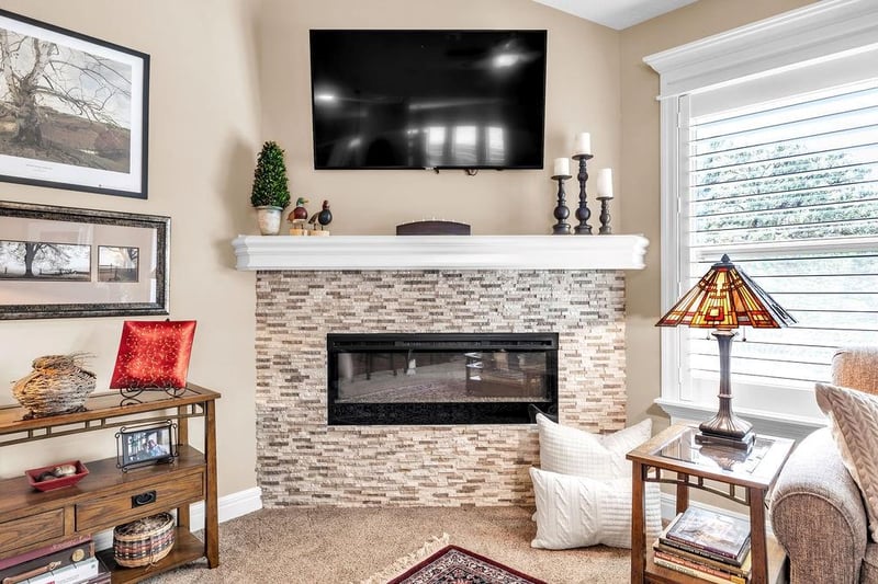 4610 Stonebridge Dr, St Joseph, MO 64505