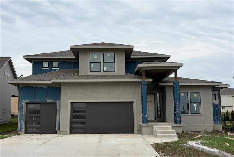 17210 S Heatherwood St, Olathe, KS 66062