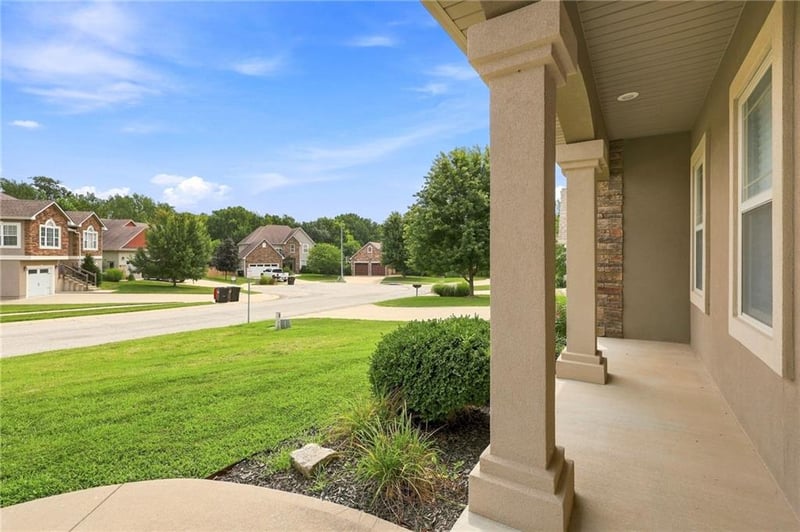 628 Oakmont Dr, Warrensburg, MO 64093