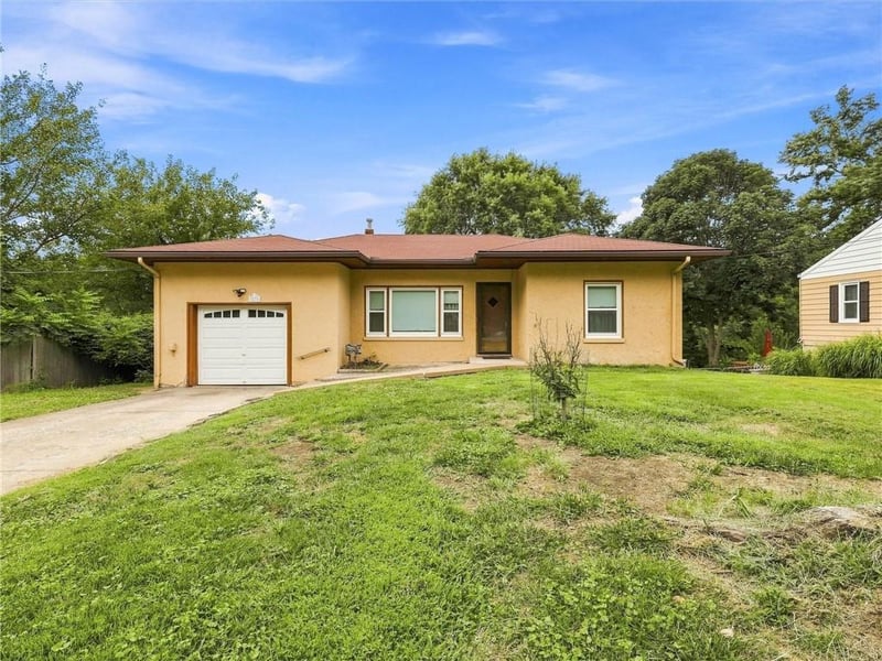 3838 N Lister Ave, Kansas City, MO 64117