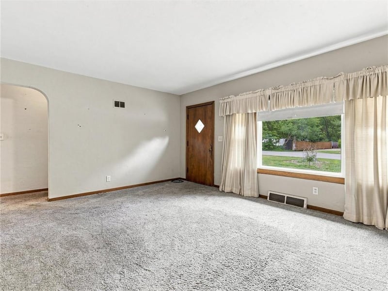 3838 N Lister Ave, Kansas City, MO 64117
