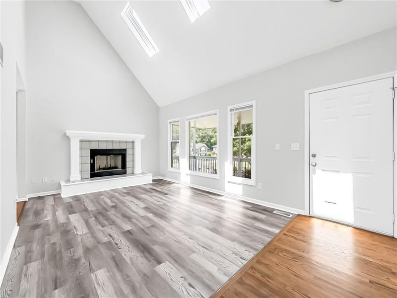 805 Black Oak Dr, Liberty, MO 64068
