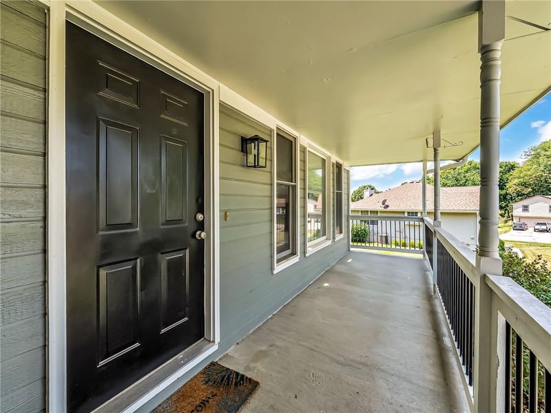 805 Black Oak Dr, Liberty, MO 64068
