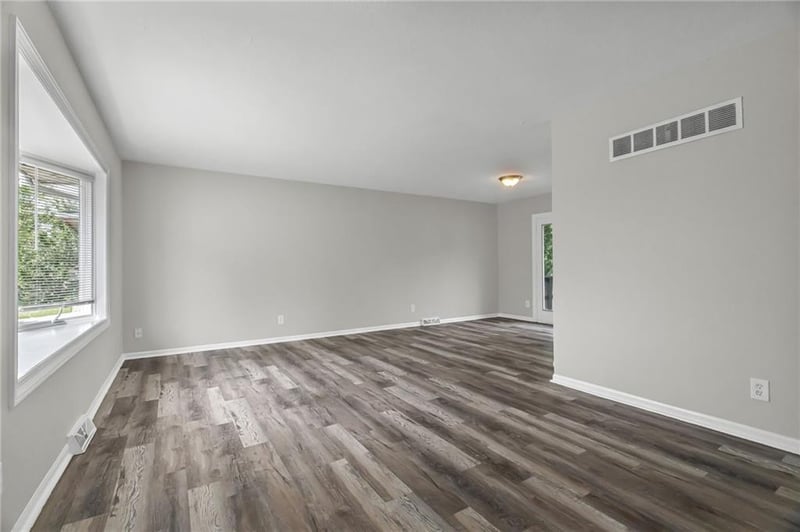 1304 65th Ter, Kansas City, MO 64118