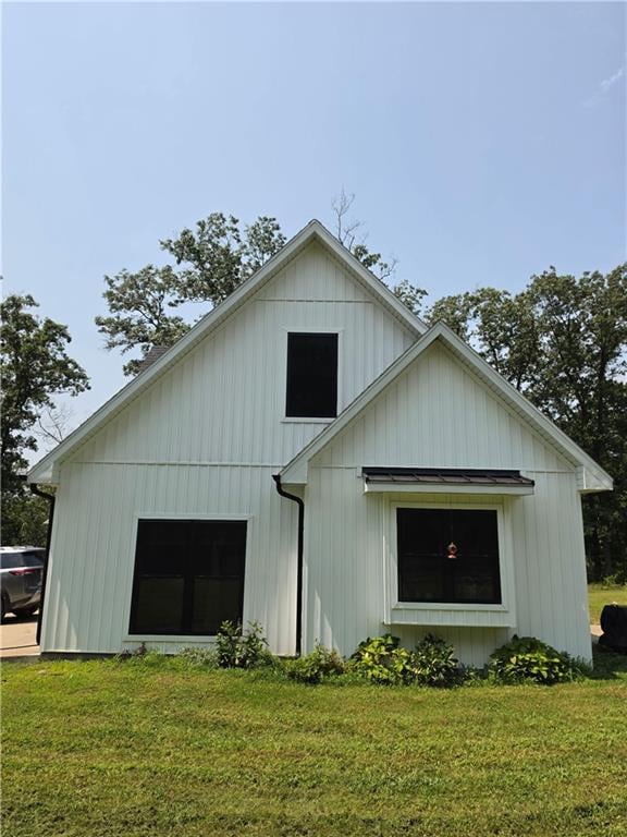 21868 Rosewood Dr Rd, Versailles, MO 65084