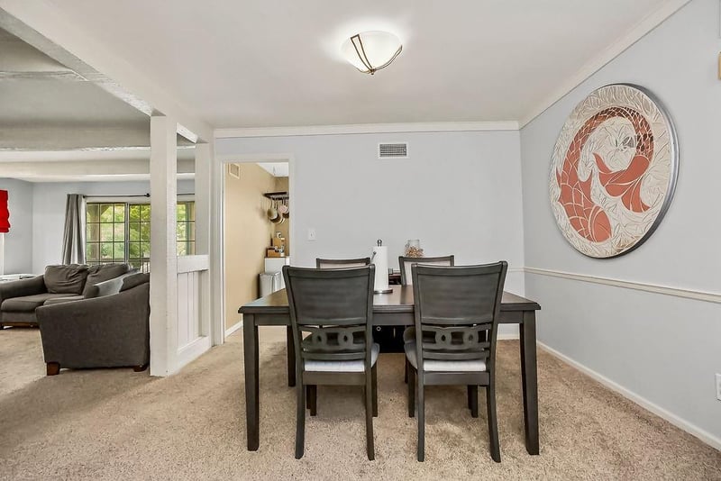 5716 Metcalf Ct, Overland Park, KS 66202