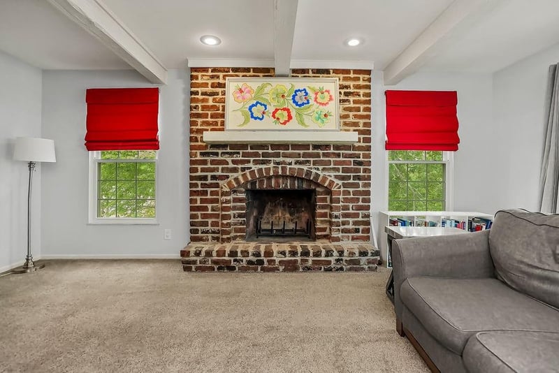 5716 Metcalf Ct, Overland Park, KS 66202
