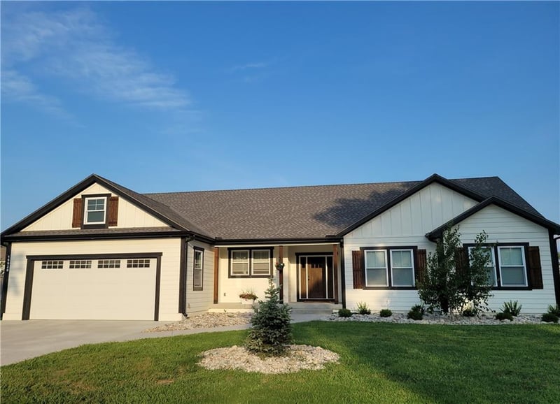15928 E Cogan Ln, Independence, MO 64050