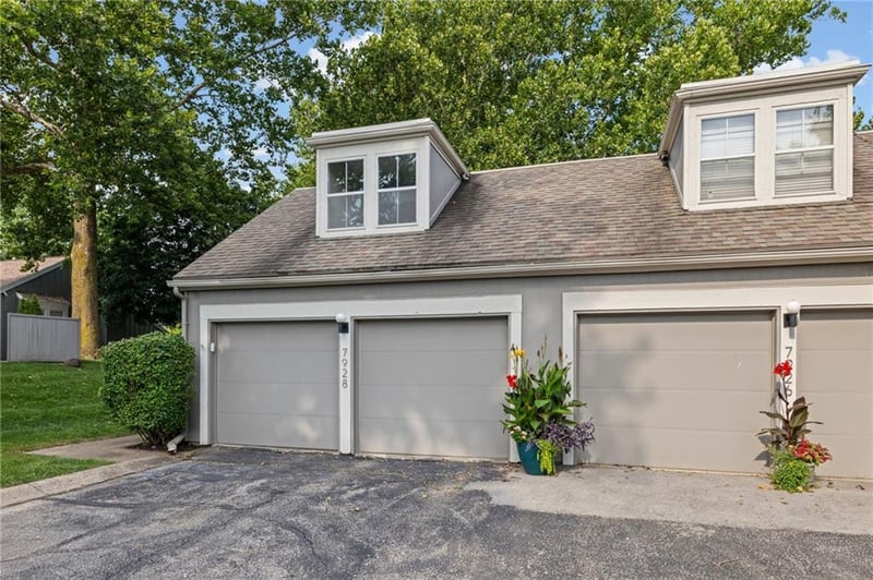 7928 Halsey St, Lenexa, KS 66215