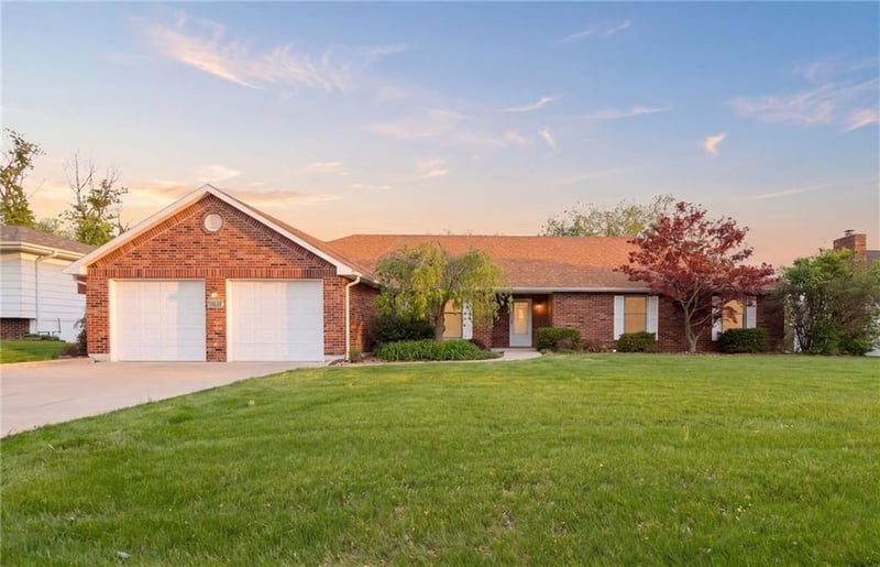 1412 Northfield Park Blvd, Warrensburg, MO 64093