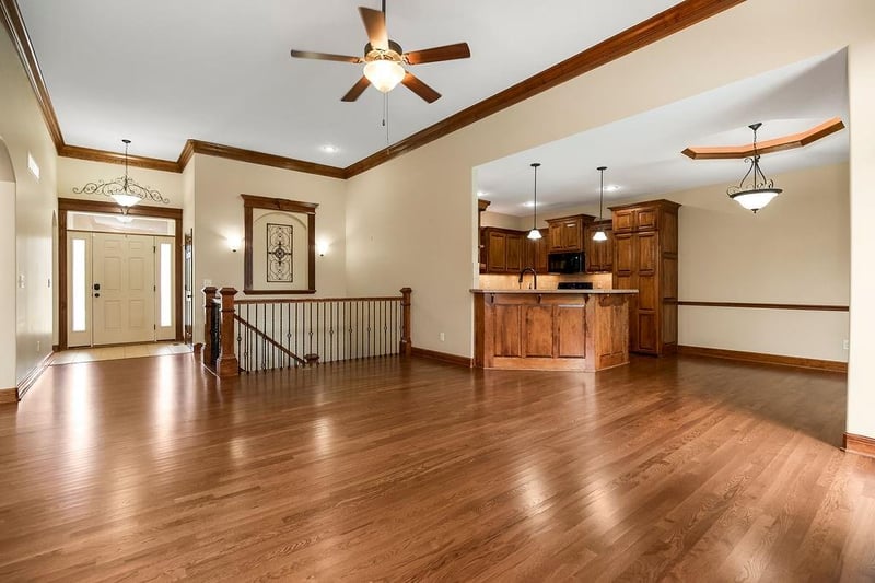 2004 NE 197th Ct, Smithville, MO 64089