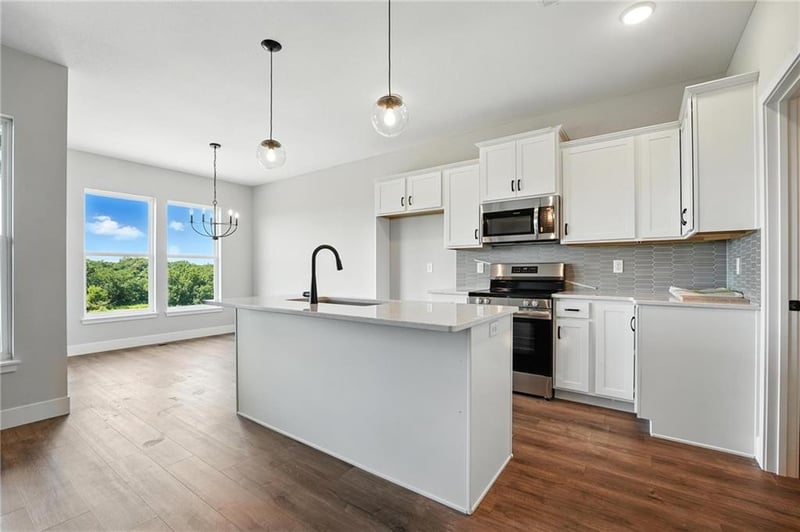 12508 White Ash Ln, Lee's Summit, MO 64086