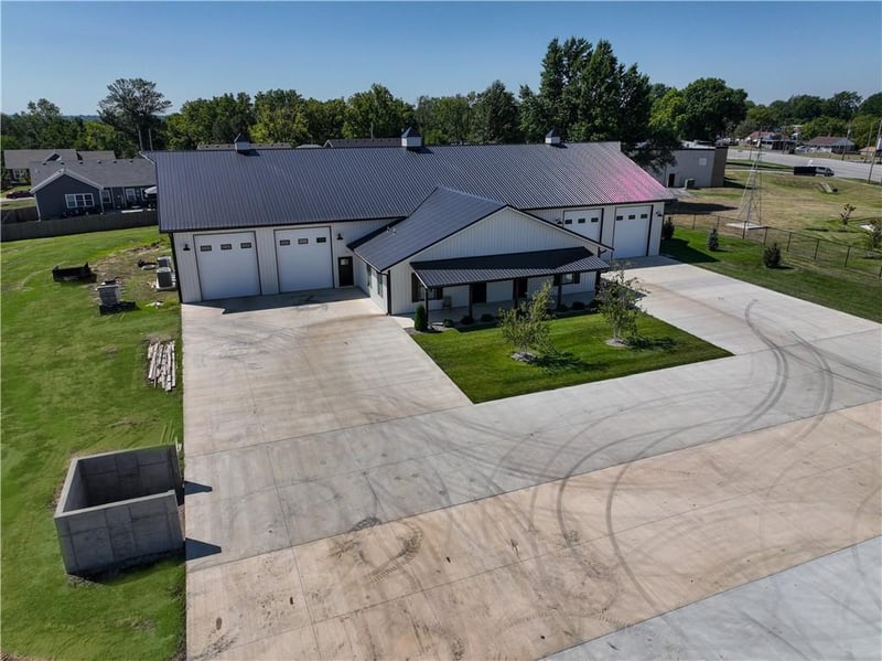 15803 E Us Highway 24 Hw, Independence, MO 64050