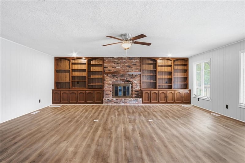 423 Monterey Ave, Liberty, MO 64068