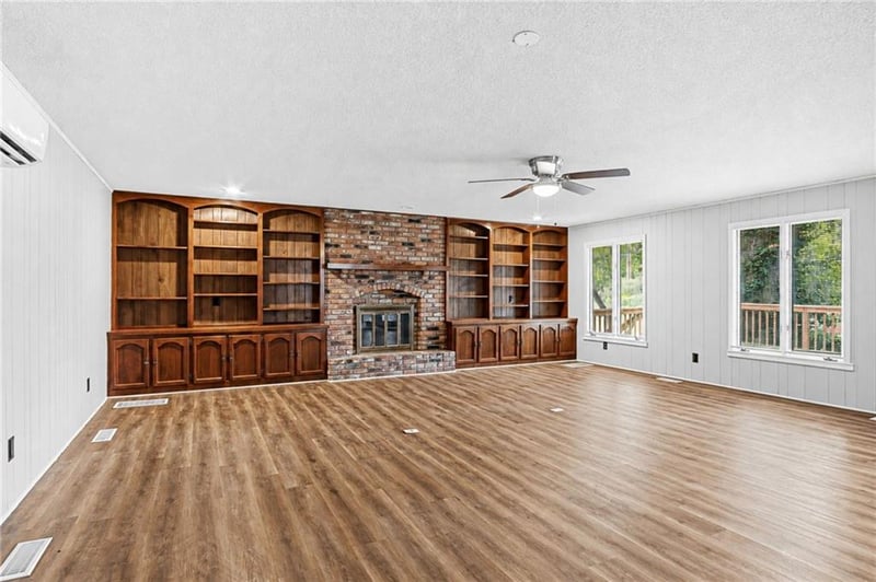 423 Monterey Ave, Liberty, MO 64068