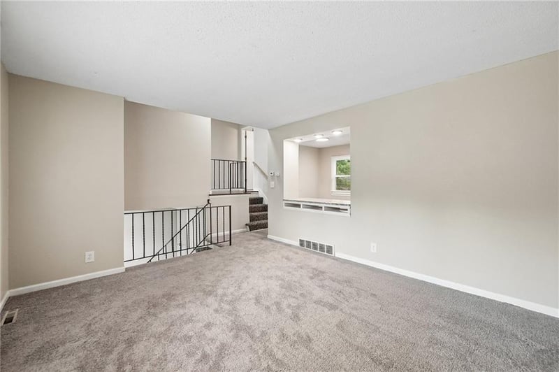 16412 E 32nd St S, Independence, MO 64055